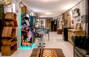 Villa, 6 Schlafzimmer, barrierefrei, eigener Pool | Spielezimmer