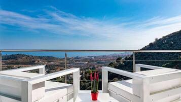 Villa, 6 Bedrooms, Accessible, Private Pool | Balcony
