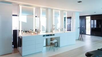 Villa, 6 Bedrooms, Accessible, Private Pool | Bathroom