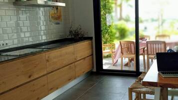 House, 3 Bedrooms, Smoking, Fireplace | Interior