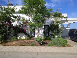 House, 3 Bedrooms, Smoking, Fireplace | Exterior