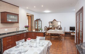 House, 4 Bedrooms, Smoking, Balcony | Interior