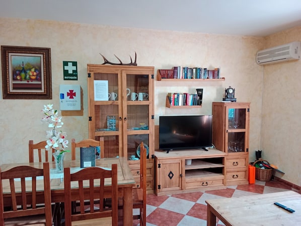 Maison, 3 chambres, fumeurs, piscine privée | Restauration