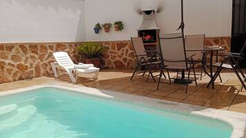 Casa, 3 habitaciones, fumadores, piscina privada | Jardín