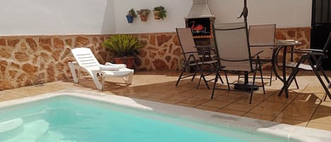 House, 3 Bedrooms, Smoking, Private Pool | Garden