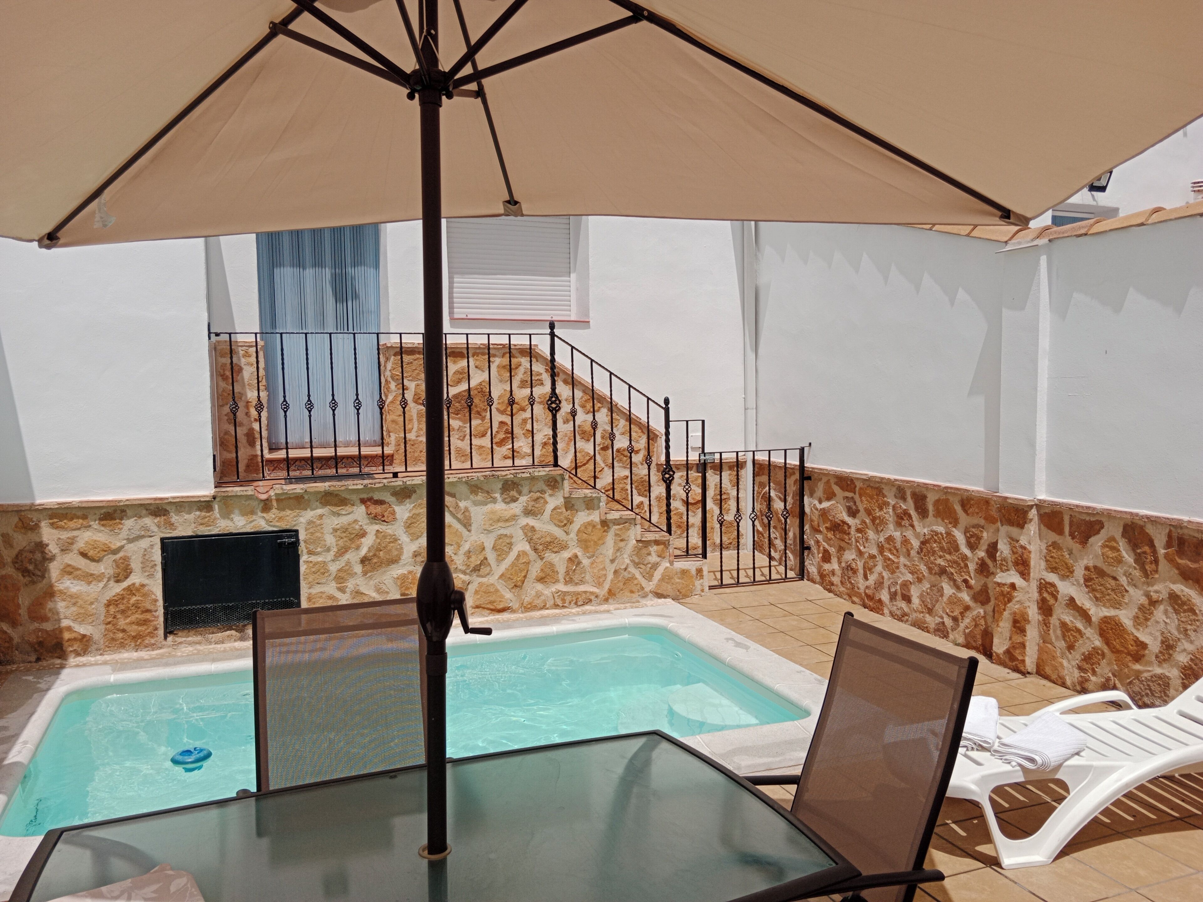 Casa, 3 habitaciones, para fumadores, alberca privada | Jardín