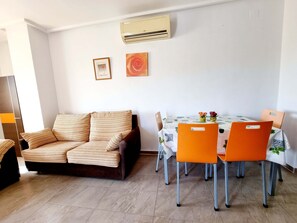 Apartamento, 1 quarto, acessível, para fumantes | Sala de jantar