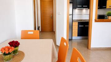 Apartament, 1 dormitori, fumadors, balcó | Menjador