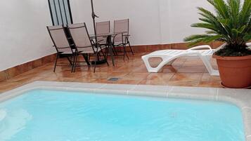 Casa, 3 dormitoris, fumadors, piscina privada | Piscina | Piscina a l'aire lliure