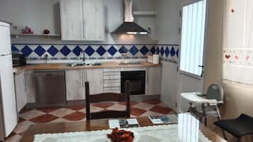 House, 3 Bedrooms, Smoking, Private Pool | Interior
