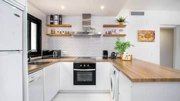 Apartment, 2 Bedrooms, Accessible, Balcony | Interior