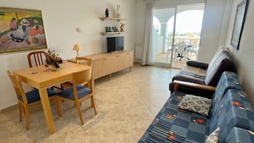Apartment, 2 Bedrooms, Smoking | Living area