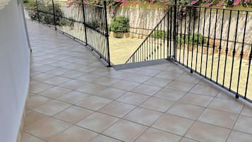 Apartament, 2 dormitoris, fumadors | Àrea exterior de l'allotjament