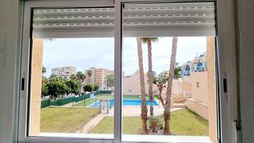 Apartment, 3 Bedrooms, Smoking, Patio | 3 bedrooms