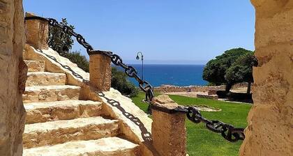 Bungalow With Stunning Sea Views, Just One Street From the Beach