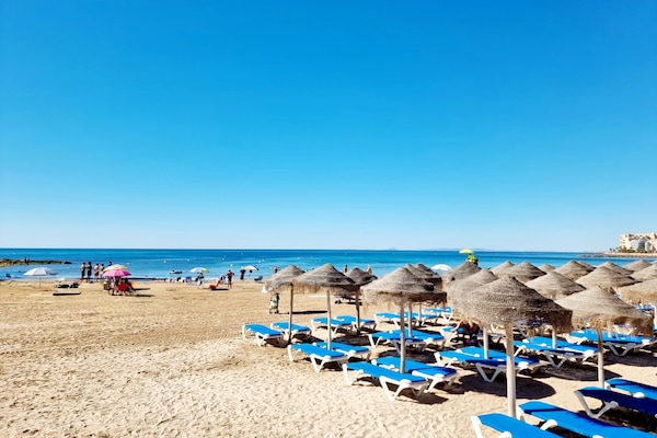Casa, 2 habitaciones, fumadores, balcón | Playa