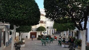 Kamer, 3 slaapkamers, balkon, uitzicht op stad | Exterieur