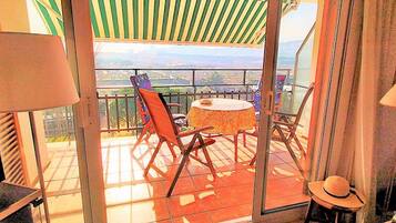 Apartment, 2 Bedrooms, Terrace, Garden View | Interior