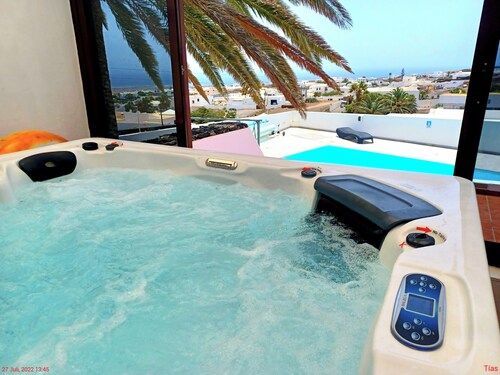 Villa Vista Mar, 360 Sqm, Heated Pool, Whirlpool, Gaming Room, 85 sqm Roof top