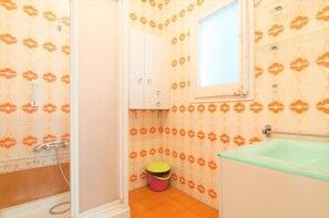 Shared Dormitory, 1 Bedroom, Terrace, City View | Bathroom - Room in Guest Room - Private Room With 200m2 Sunny Terrace 6 (Barcelona)