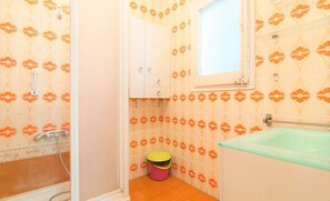 Shared Dormitory, 1 Bedroom, Terrace, City View | Bathroom
