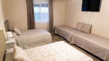 Chalet, 4 kamar tidur, kolam renang pribadi, pemandangan kebun | 4 kamar tidur