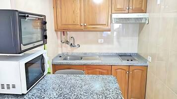 Studio, Multiple Bedrooms, Accessible, Balcony | Interior