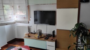 Shared Dormitory, 1 Bedroom, Accessible, Balcony | Interior - Room-room With Ensuite Bathroom Kitchen (Sopelana)