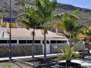 Huoneisto, 1 makuuhuone, tupakointi sallittu, parveke | Ulkopuoli