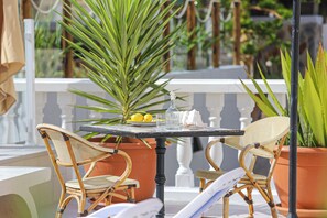 Apartment, 1 Schlafzimmer, Raucher, Balkon | Speisen im Freien