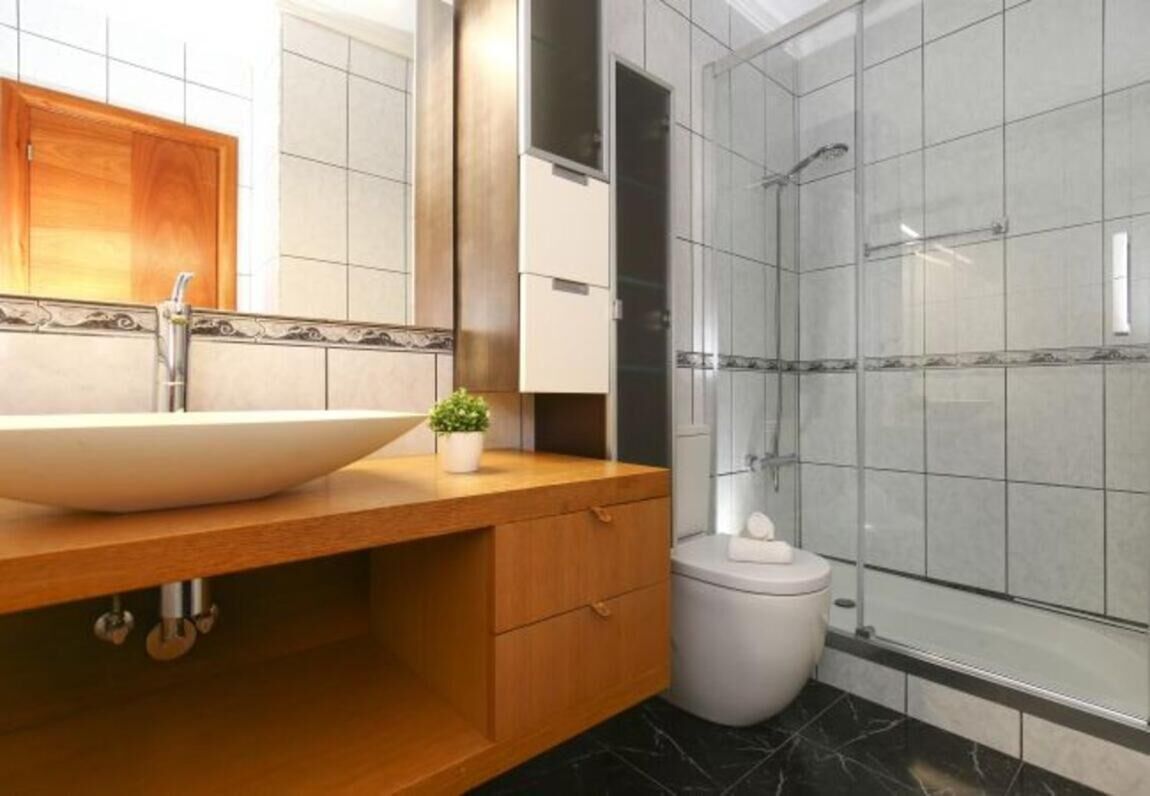 Chalet, 5 Bedrooms, Smoking, Balcony | Bathroom
