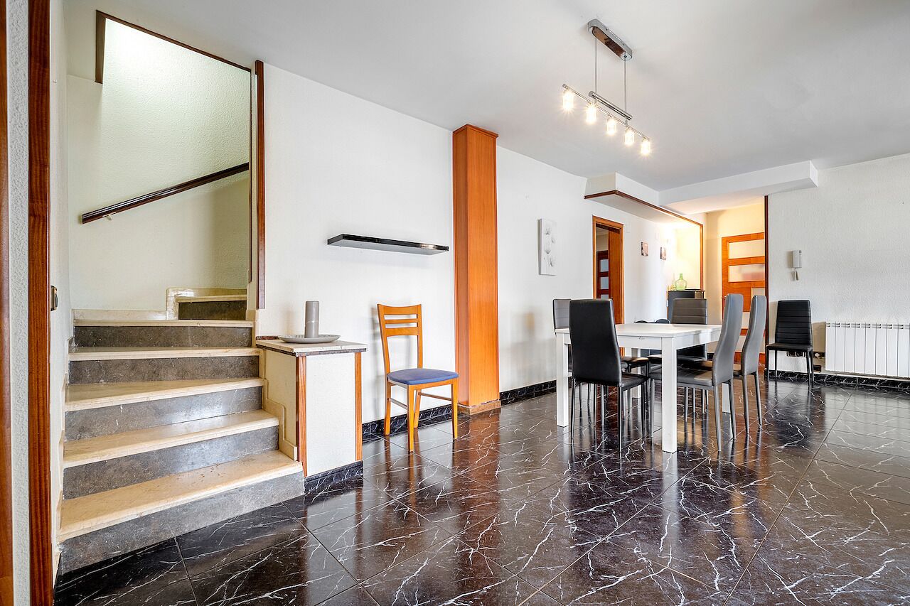 Chalet, 5 Bedrooms, Smoking, Balcony | Dining