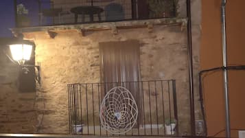 House, 2 Bedrooms, Smoking, Terrace | Exterior