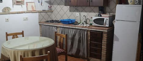 House, 2 Bedrooms, Smoking, Terrace | Dining