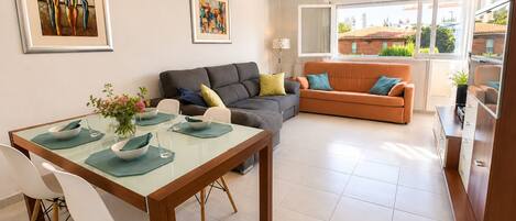 Apartment, 3 Bedrooms | Living room