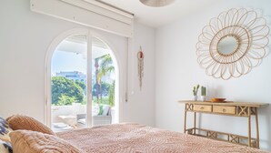 Villa, 5 habitaciones, balcón, vistas al jardín