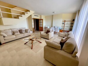 Appartement, 3 chambres, fumeurs, terrasse | Salle de séjour