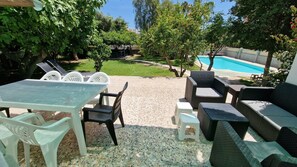 Ferienhaus, 3 Schlafzimmer, Raucher, eigener Pool | Garten