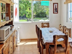 House, 3 Bedrooms, Smoking, Private Pool | Dining - House With Exclusive Pool and Garden 7 min Walk From the Beach and the Center (El Campello)