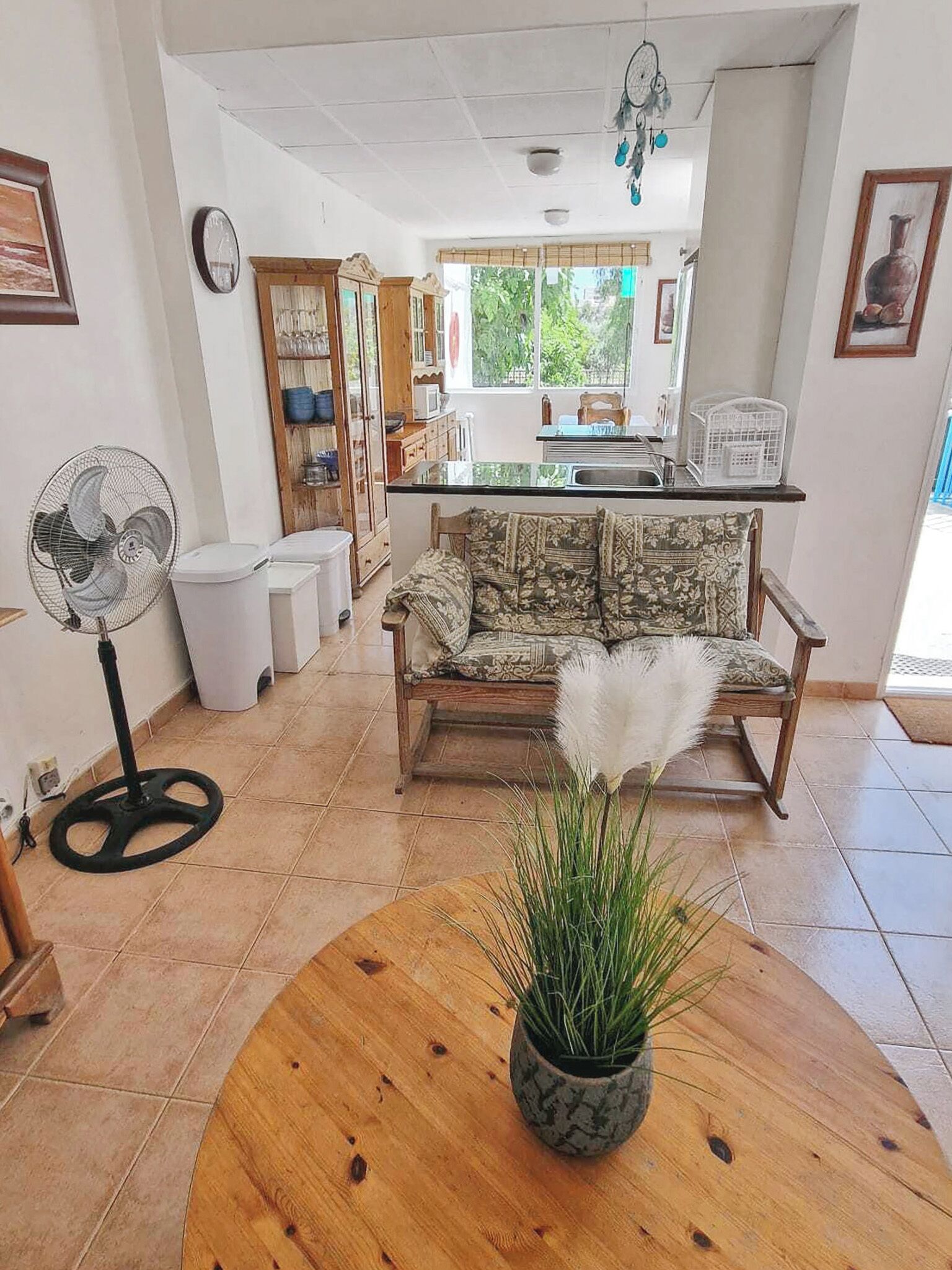 House, 3 Bedrooms, Smoking, Private Pool | Living area | Books