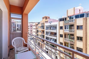 Apartment, 2 Bedrooms, Balcony, City View | Property grounds