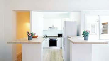 Appartement, 2 chambres, balcon, vue ville | Cuisine privée