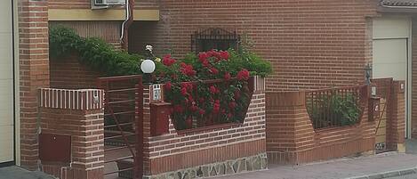 宿舍, 1 间卧室, 吸烟房, 私人游泳池 | 外观