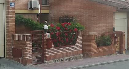 Room-triple Room in Chalet in Toledo