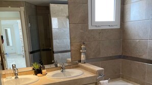 House, 3 Bedrooms, Accessible, Smoking | Bathroom - Spectacular Penthouse Apartment in Magnificent San Roque Club (San Roque)