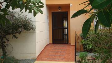 Apartment, 2 Schlafzimmer, Raucher, Balkon | Eingangsbereich