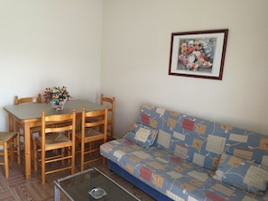 Apartment, 2 Bedrooms, Smoking, Balcony | Living area