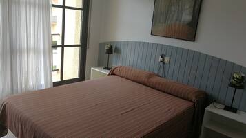 Apartamento, 2 habitaciones, fumadores, balcón | 2 dormitorios