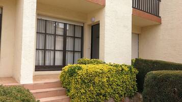 Apartment, 2 Bedrooms, Smoking, Balcony | Exterior detail