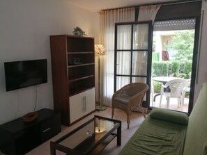 Apartment, 2 Schlafzimmer, Raucher, Balkon | Wohnbereich